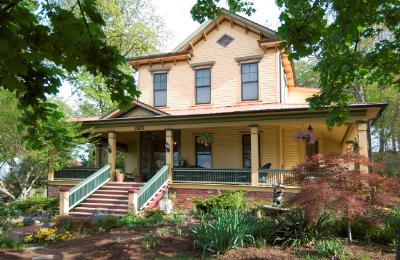 A Hill House Bed & Breakfast, Asheville, North Carolina