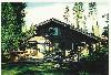 DiamondStone Guest Lodges-B&B,2BR Log Cabin & VRs Inns La Pine