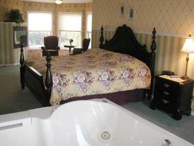 Room 7 - King bed with x-large Jacuzzie for 2 & gas fireplace.
