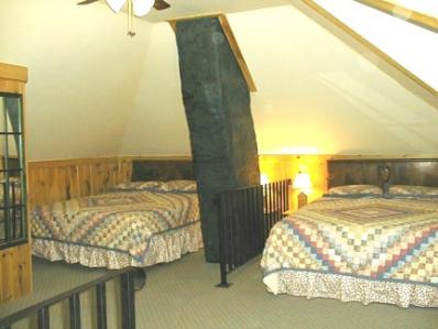 Island Retreat. Large suite with Queen & Double beds. Ensuite bathroom with bath & shower