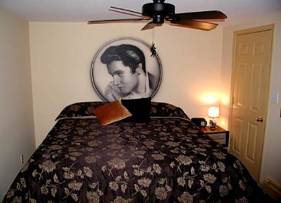 Elvis Suite - Bedroom