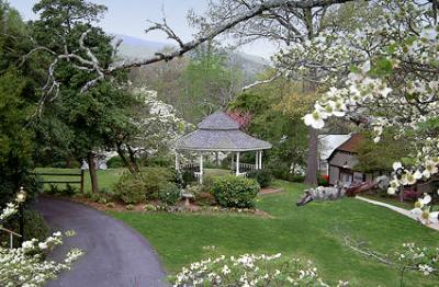 1906 Pine Crest Inn Bed and Breakfast, Tryon, North Carolina, Pet Friendly