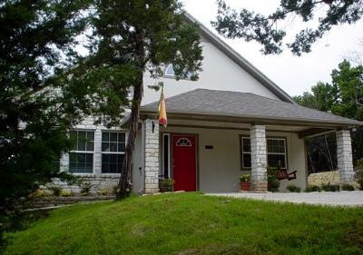 Bear Creek Guest House, Crawford, Texas