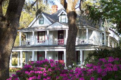   Steps on Twelve Oaks Bed And Breakfast  Monticello  Florida Bed And Breakfast