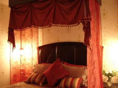 The Romantic McKinnon room