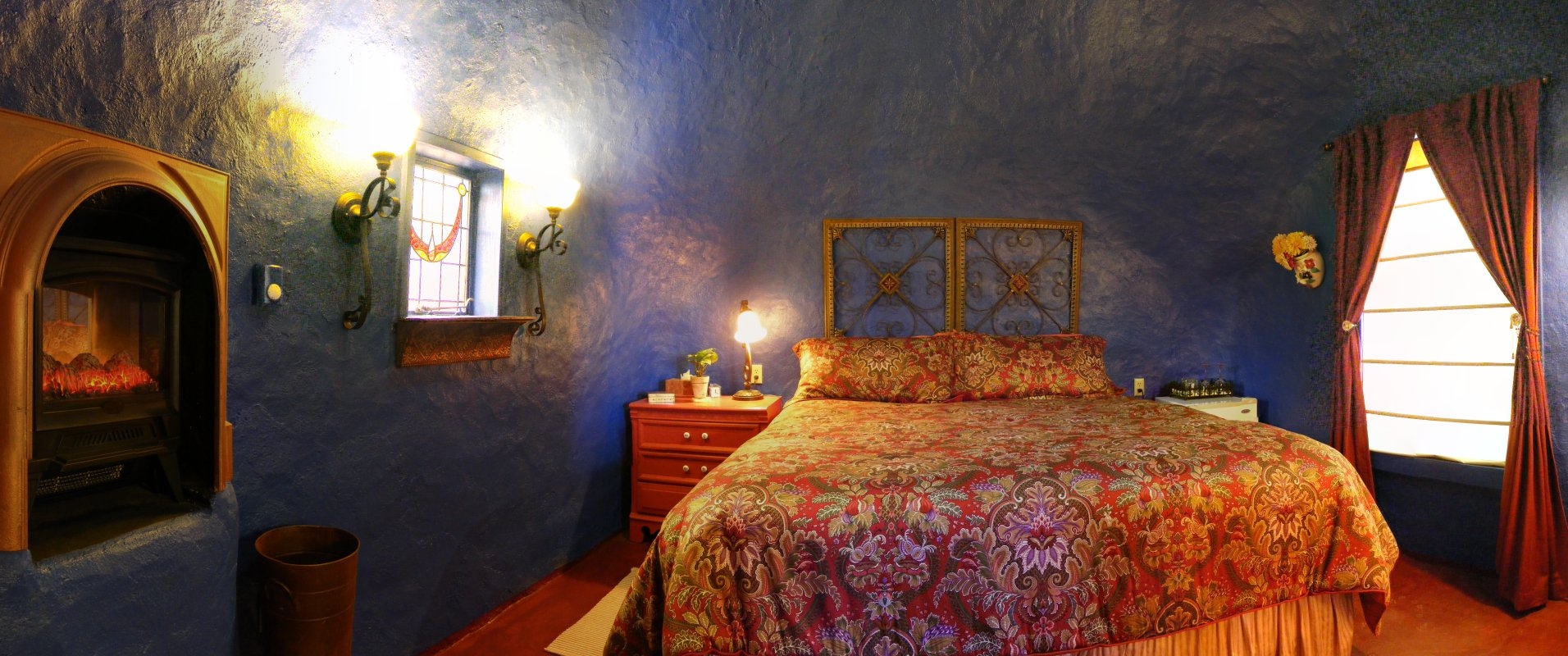 Sleep under the gorgeous domed ceiling in super-comfortable king sized bed in the Sapphire Room