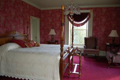 The Belfast Bay Room: spacious corner room with views of the gardens and Bay.
