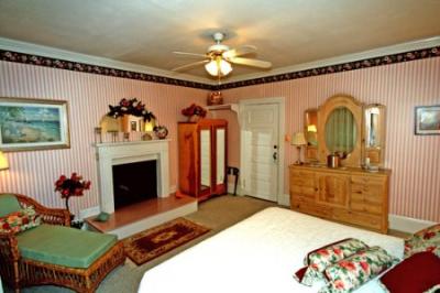 The Savannah Room for Southern charm and elegance! Fireplace and clawfoot tub and shower