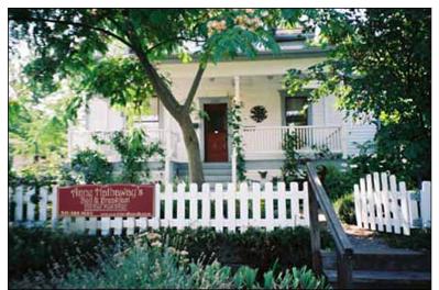 Anne Hathaway's B&B and Garden Suites, Ashland, Oregon