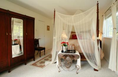 Our Suite, the African Queen, Rm2